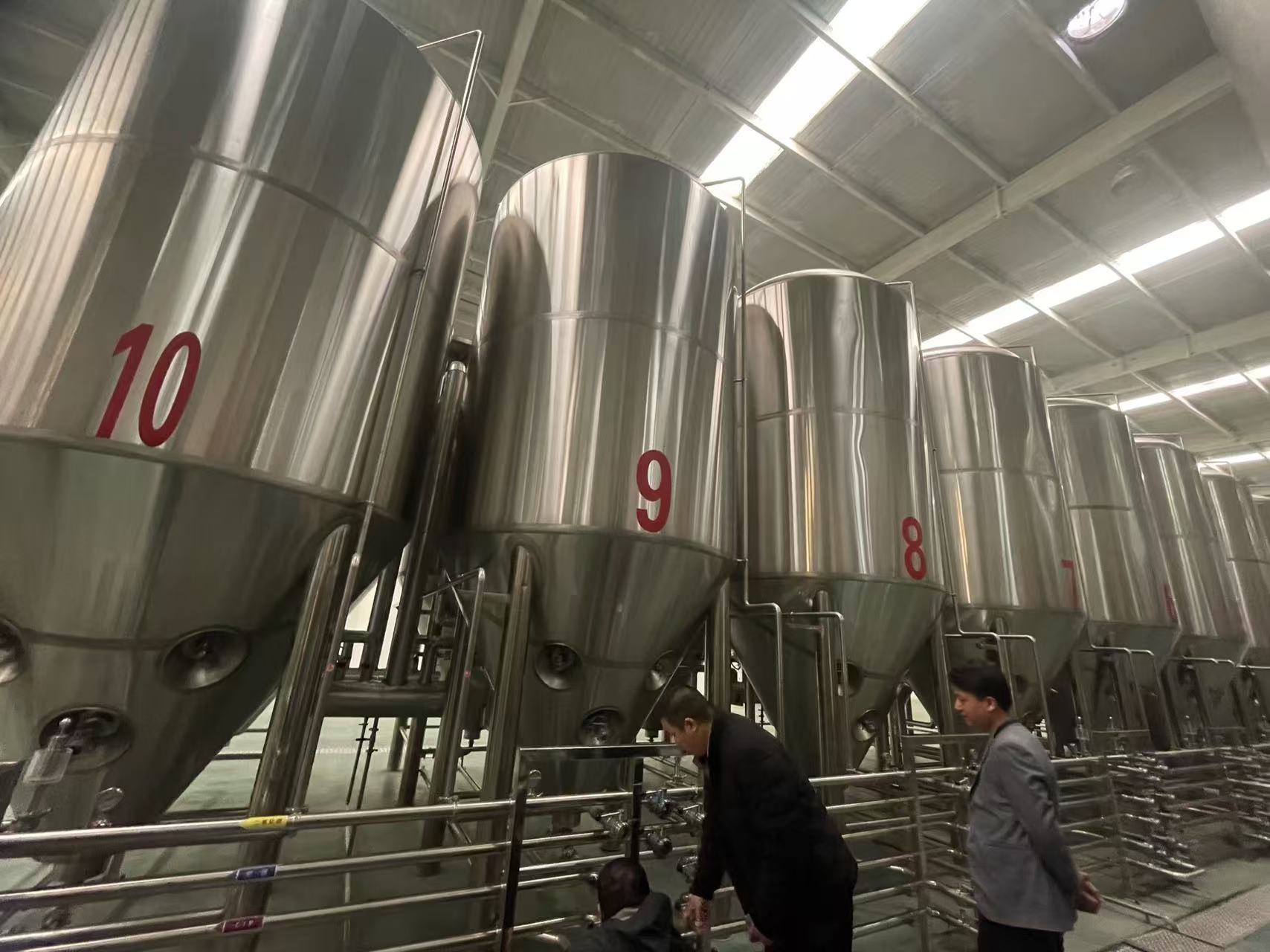 萍乡精酿啤酒设备厂—平面布置、设备设计、制造、调试、培训等一条龙服务